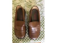 VINTAGE SOCIALIST-ERA CHILDREN'S SHOES!