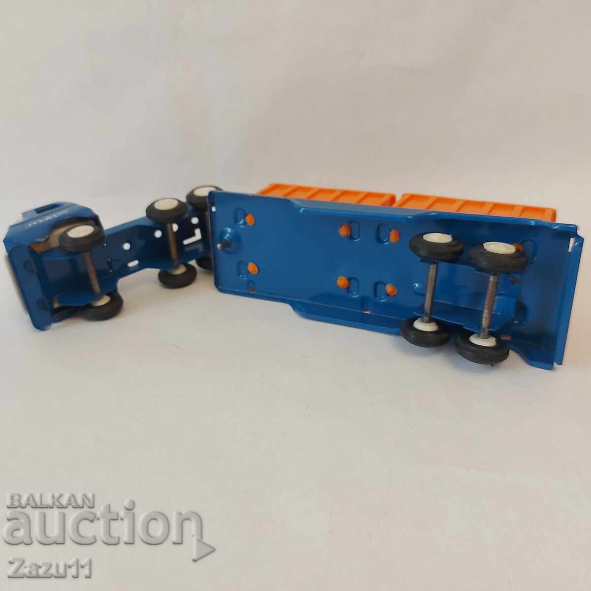 Jucărie veche camion Micro Razgrad Mir - 6 Jucărie veche camion Micro Razgrad Mir - 6
