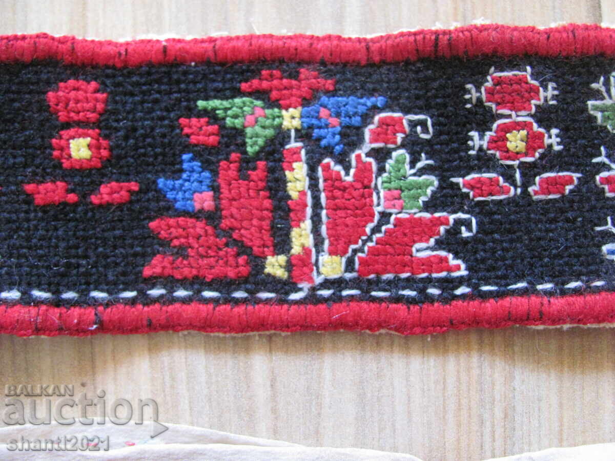 Motive cu broderie tradițională bulgărească, brodate manual - 3 bucăți - 5 Motive cu broderie tradițională bulgărească, brodate manual - 3 bucăți - 5