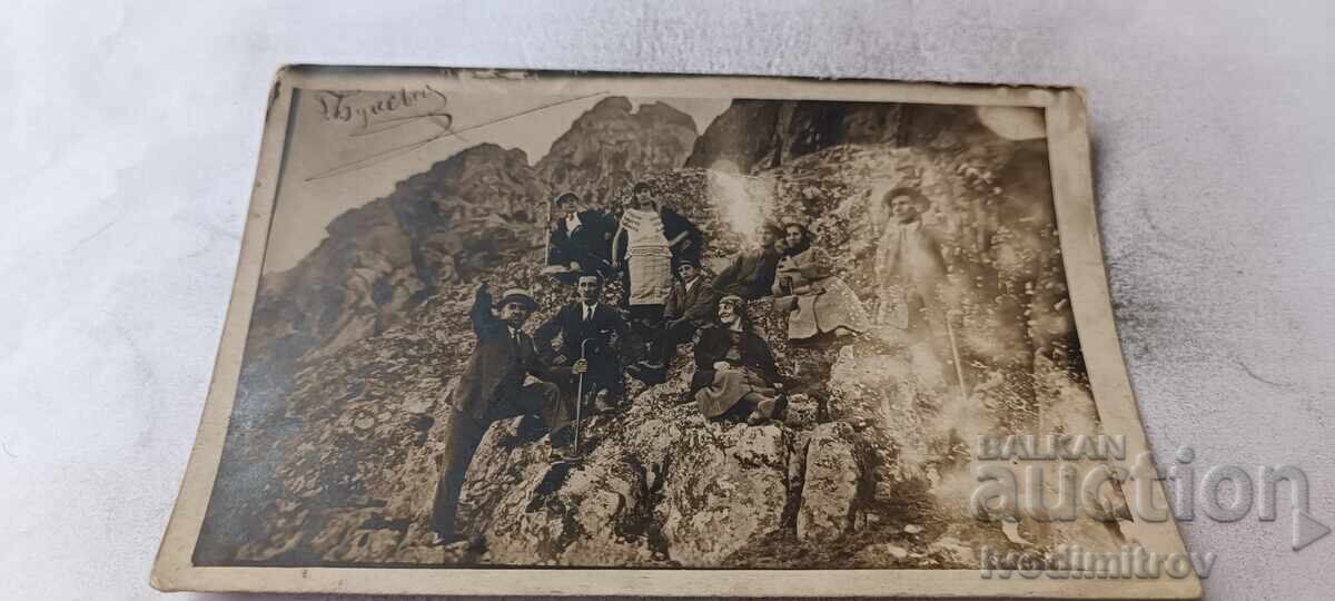 Fotografie Bărbați și femei la mănăstirea Treskaveț 1925