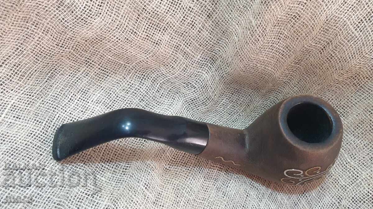 Pipă elegantă încrustată cu inserții din argint și alamă cu preț € 48.00 | 93.88 BGN