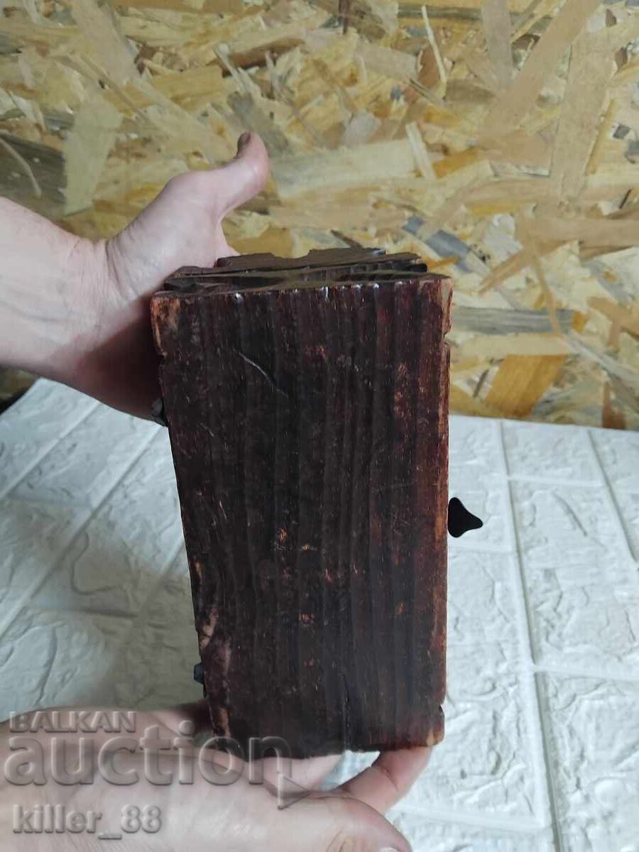 Παλιό ενδιαφέρον ξύλινο μπαουλάκι - 7