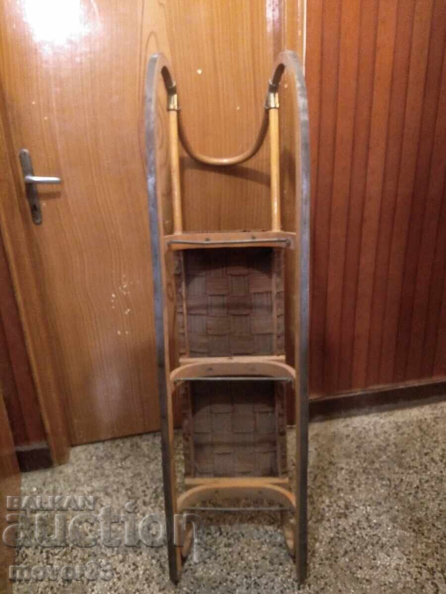 Sanie veche cu preț € 15.99 | 31.27 BGN