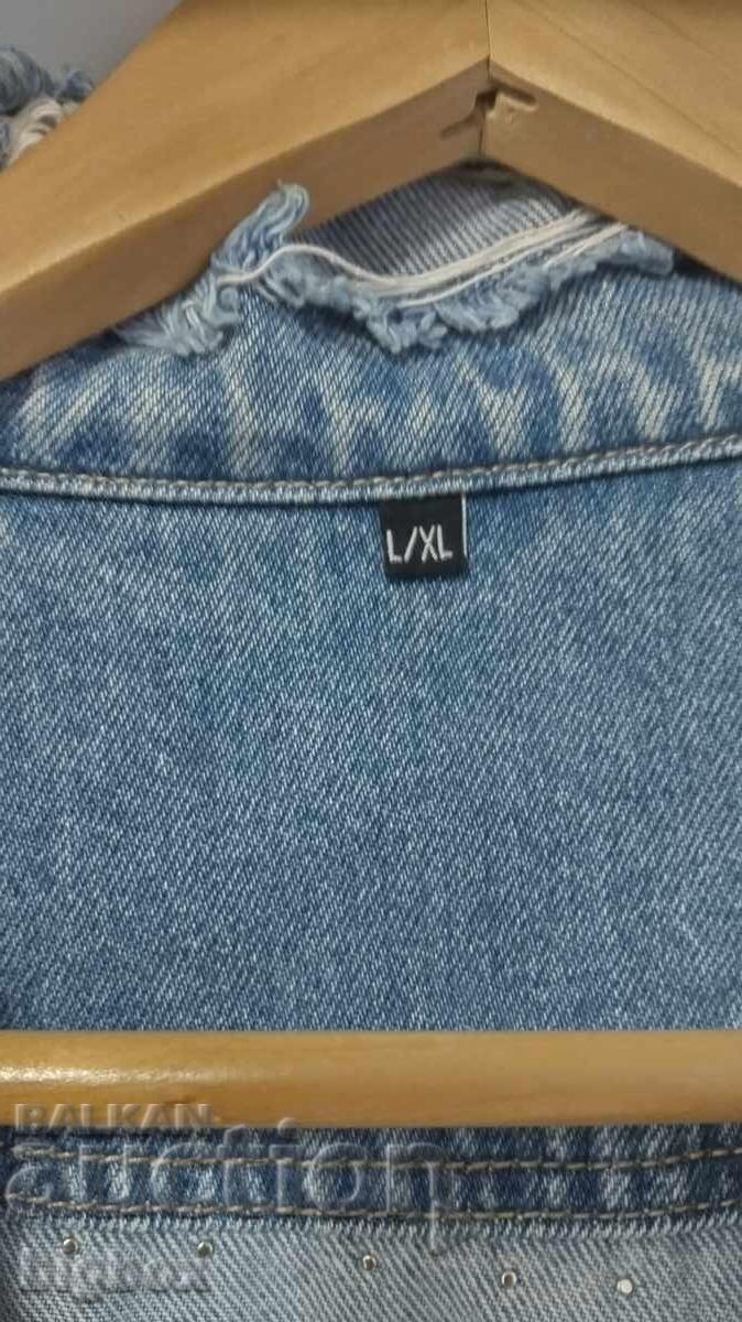 Women's DENIM jacket with studs with price € 23.00 | 44.98 BGN