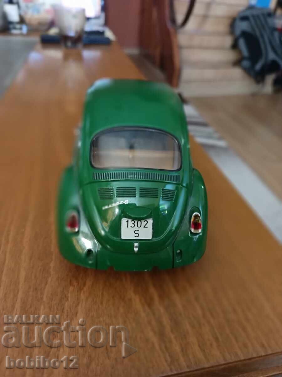 Licitație Machetă auto Volkswagen Kafer 1/18 Revell 1302 Licitație Machetă auto Volkswagen Kafer 1/18 Revell 1302