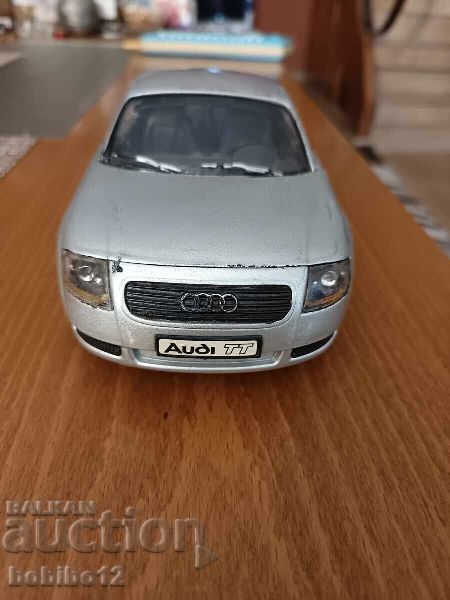 Licitație Mașinuță Audi Revell 1:18