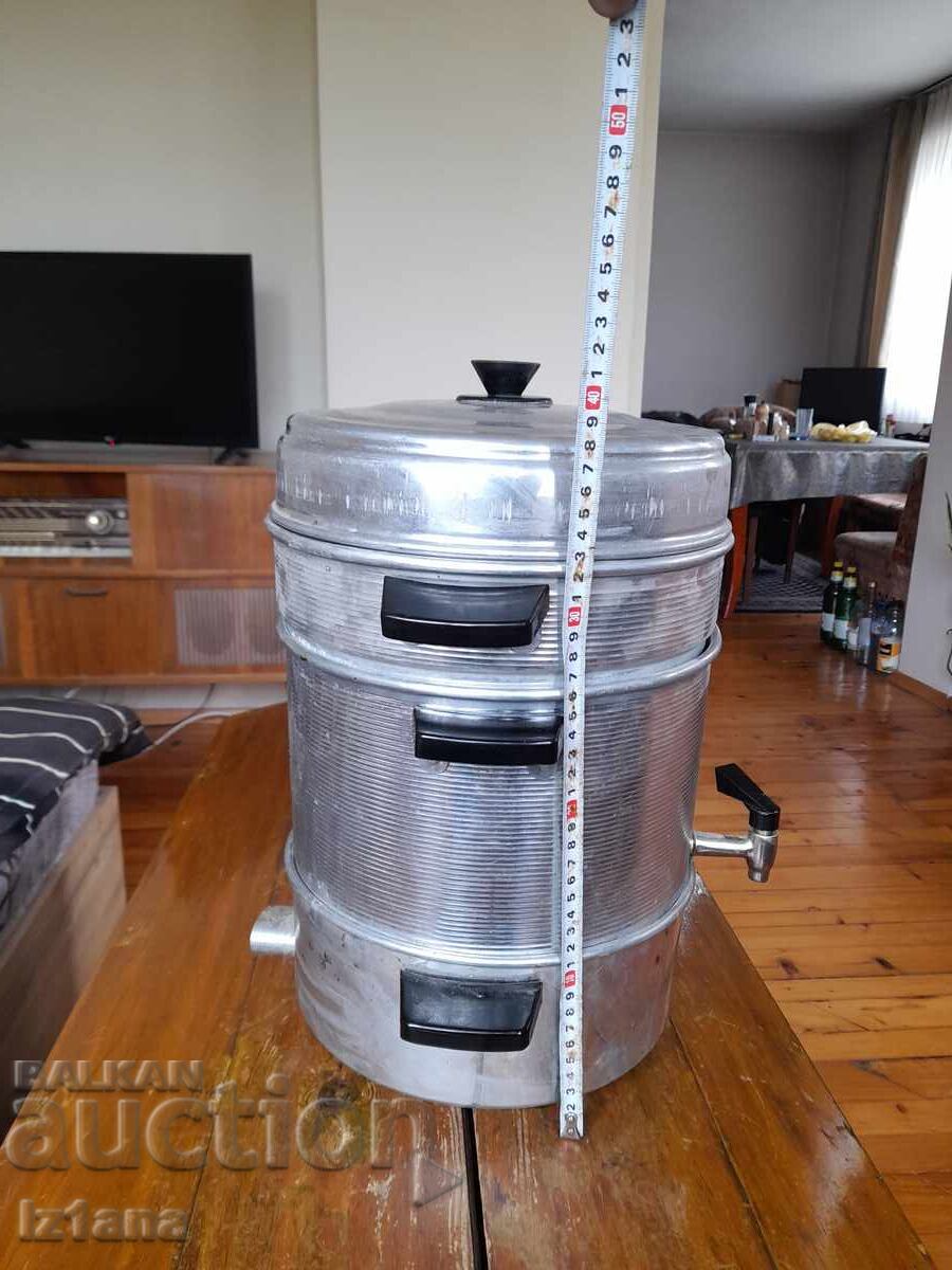 Vechi storcător de fructe rusesc cu preț € 110.00 | 215.14 BGN