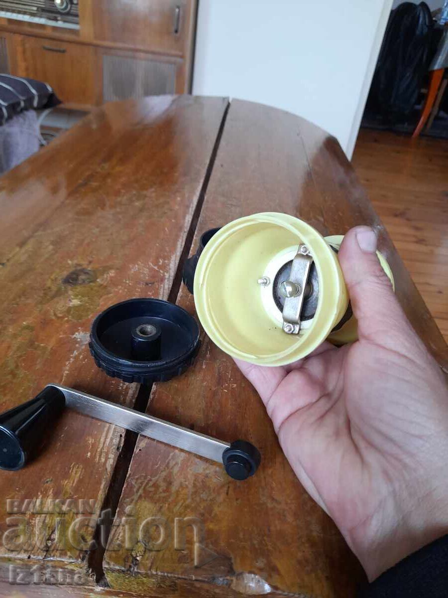 Licitație Rasnita de cafea veche, rasnita, rasnita de cafea