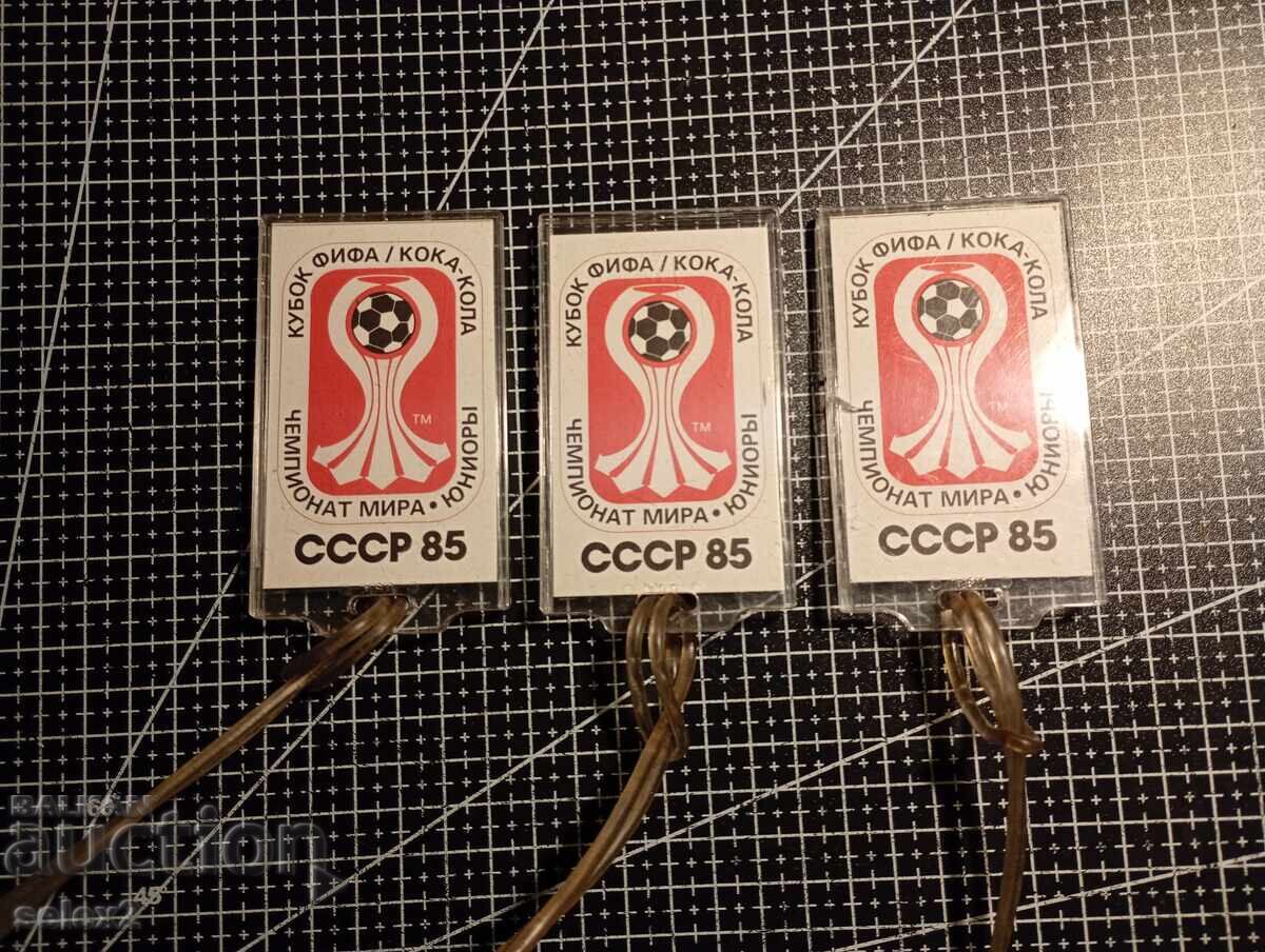 Lot 3 insigne de la campionatul de fotbal - URSS - 1985 cu preț € 0.01 | 0.02 BGN