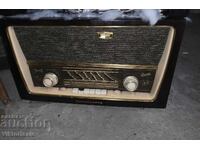 Radio cu lămpi vintage