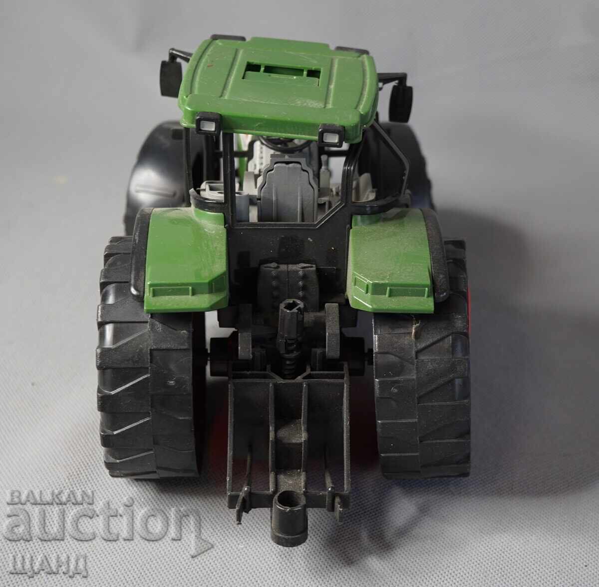 Παράδοση FARM  Stara Plastmasova igrachka model traktor