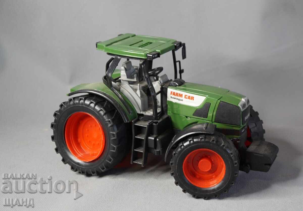 FARM  Stara Plastmasova igrachka model traktor