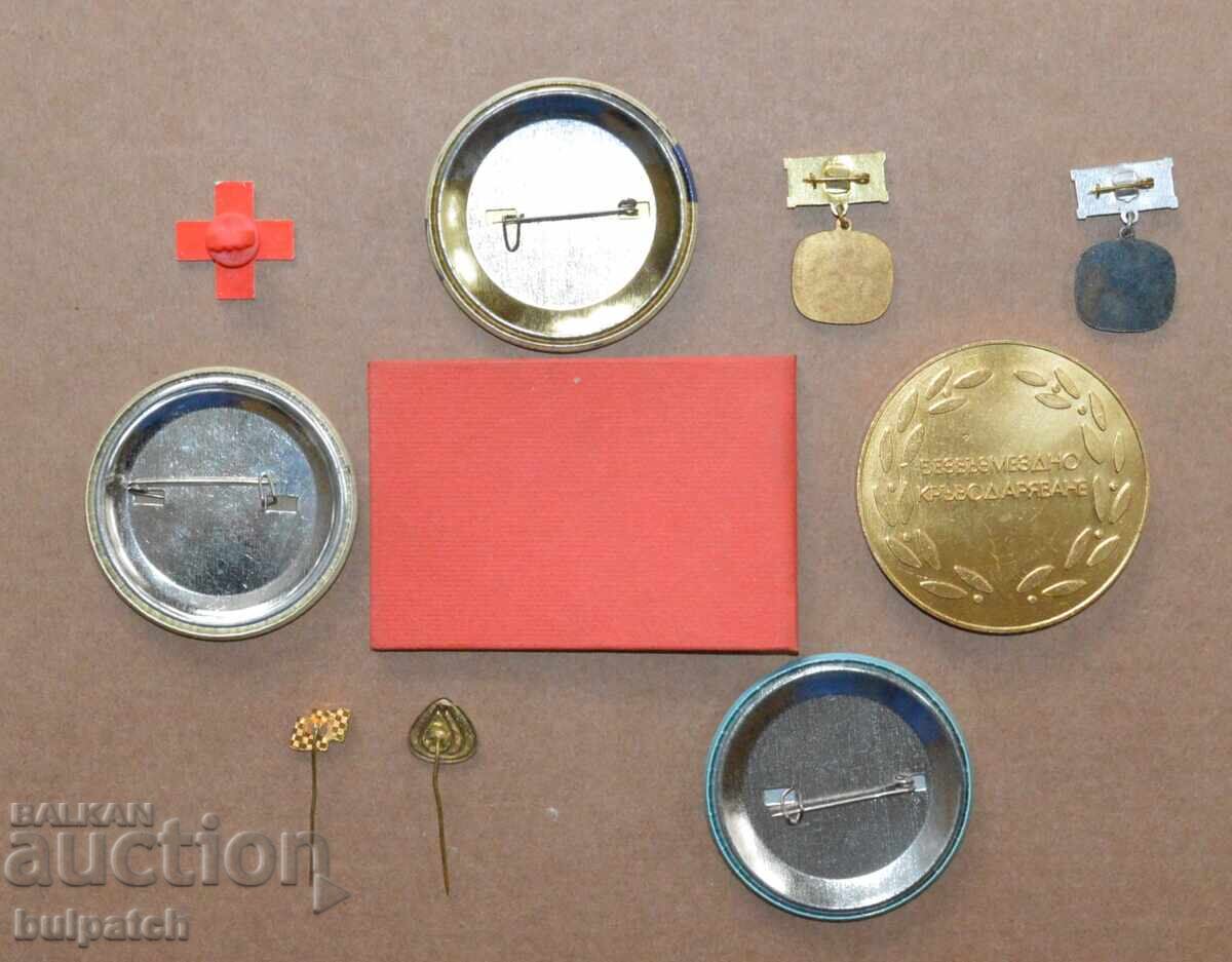 Lot 10 br. znatsi na BCHK, plaket, znachki, svidetelstvo με τιμή € 15.00 | 29.34 BGN