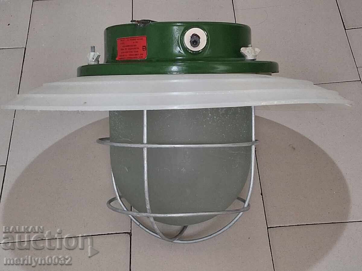Livrarea Lampă industrială veche tip cabină, anii '70, RPB