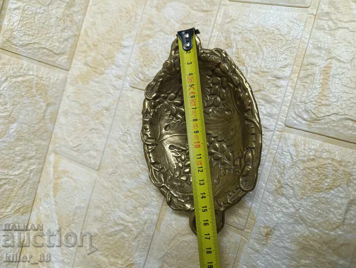 Bol de bronz de bomboane cu preț € 18.00 | 35.21 BGN