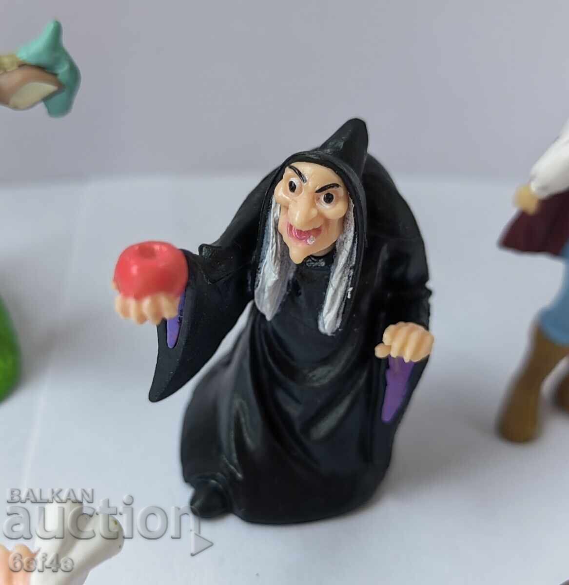 Figurine - 5 Figurine - 5