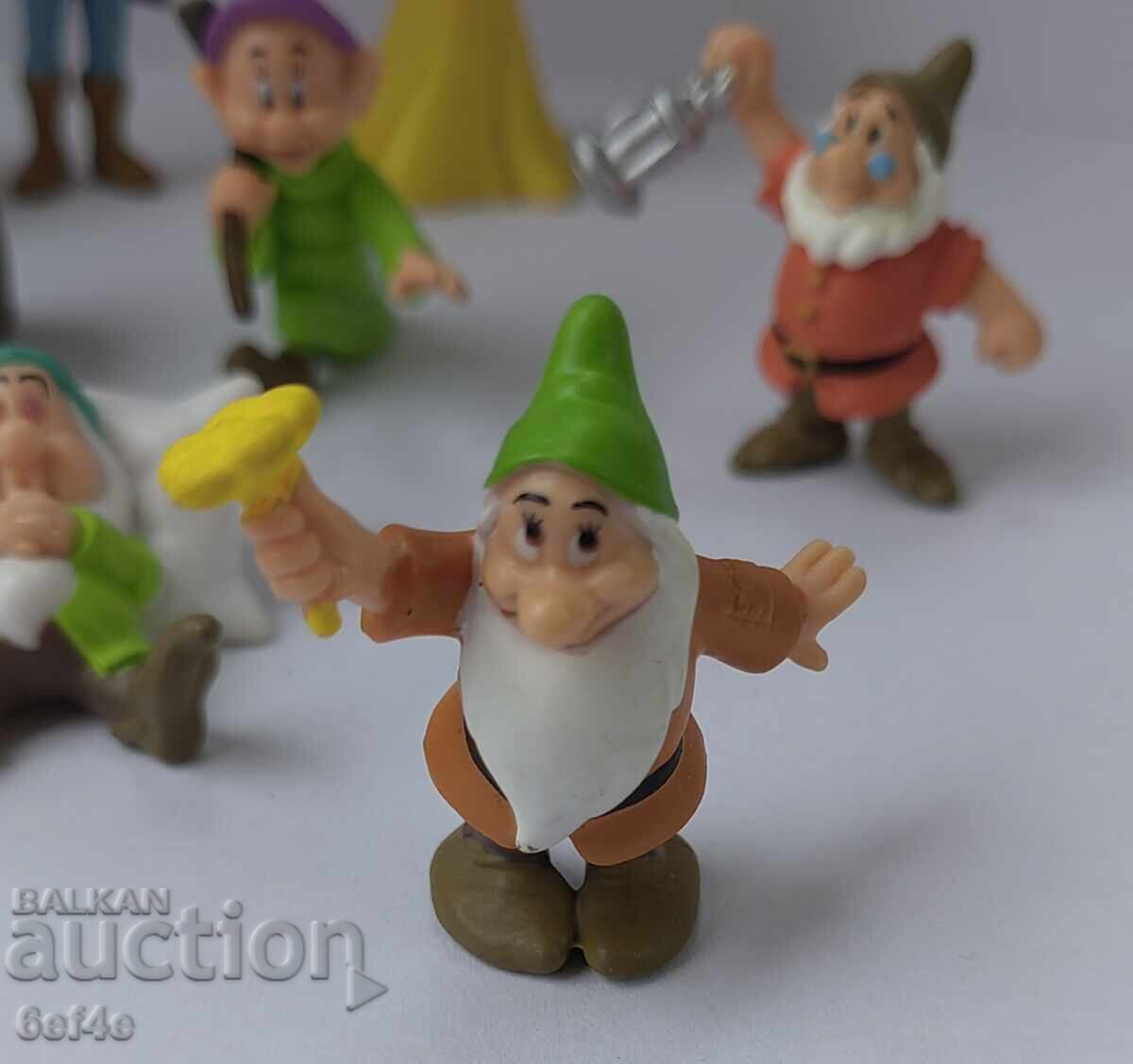 Figurine - 6 Figurine - 6