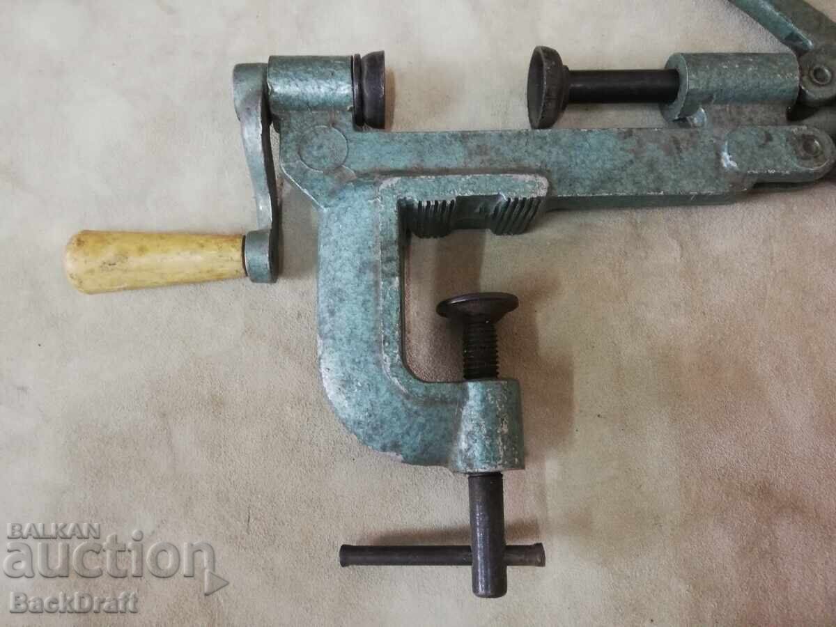 Old Russian machine, hunting cartridge reloader with price € 21.90 | 42.83 BGN