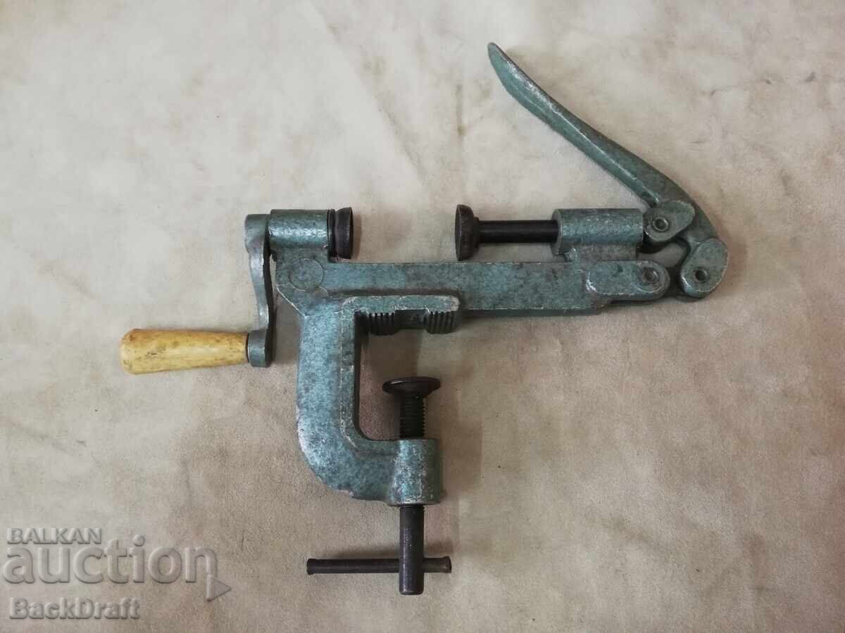 Delivery of Old Russian machine, hunting cartridge reloader