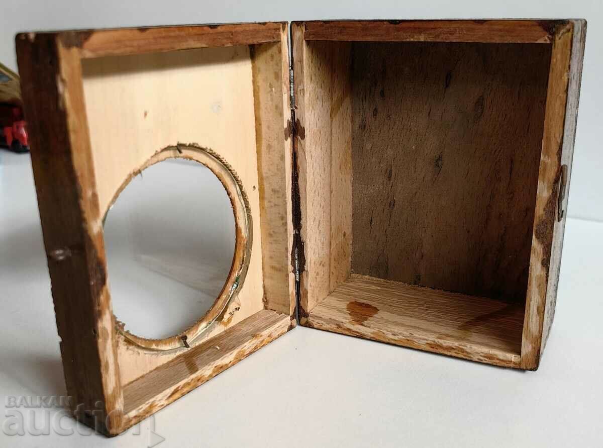 Delivery of 1930s KINGDOM OF BULGARIA UNUSED BOX PLATE ALARM CLOCK
