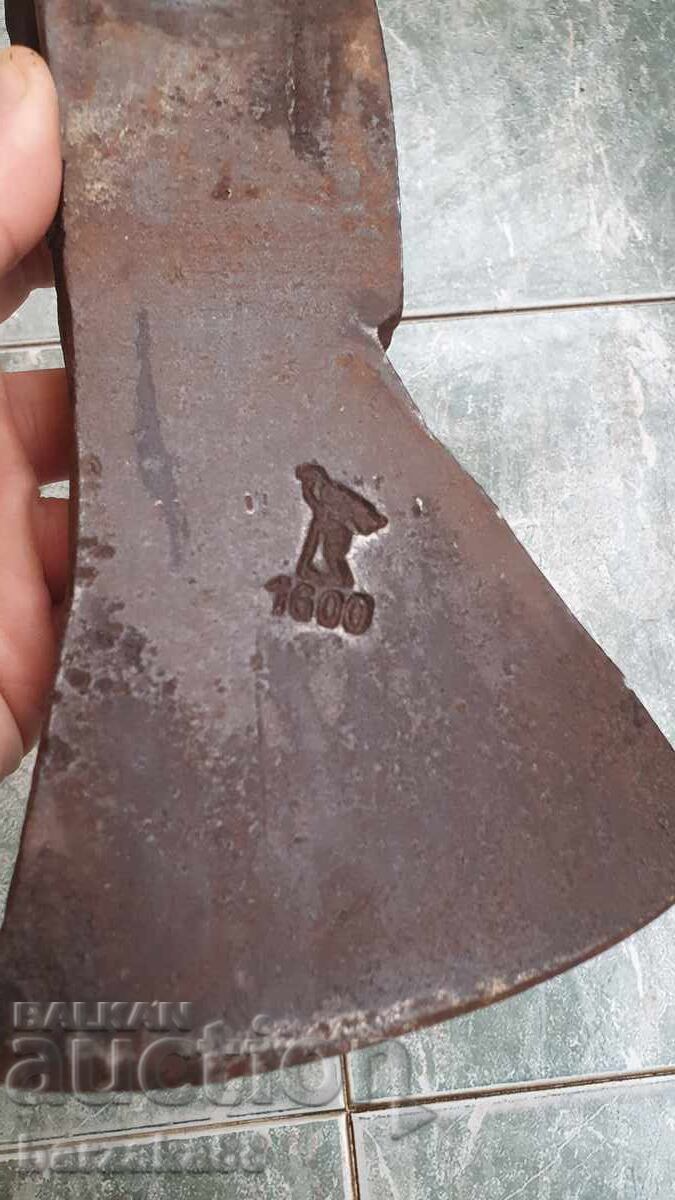 Παλιό τσεκούρι Helko 1.600 kg με τιμή € 20.00 | 39.12 BGN