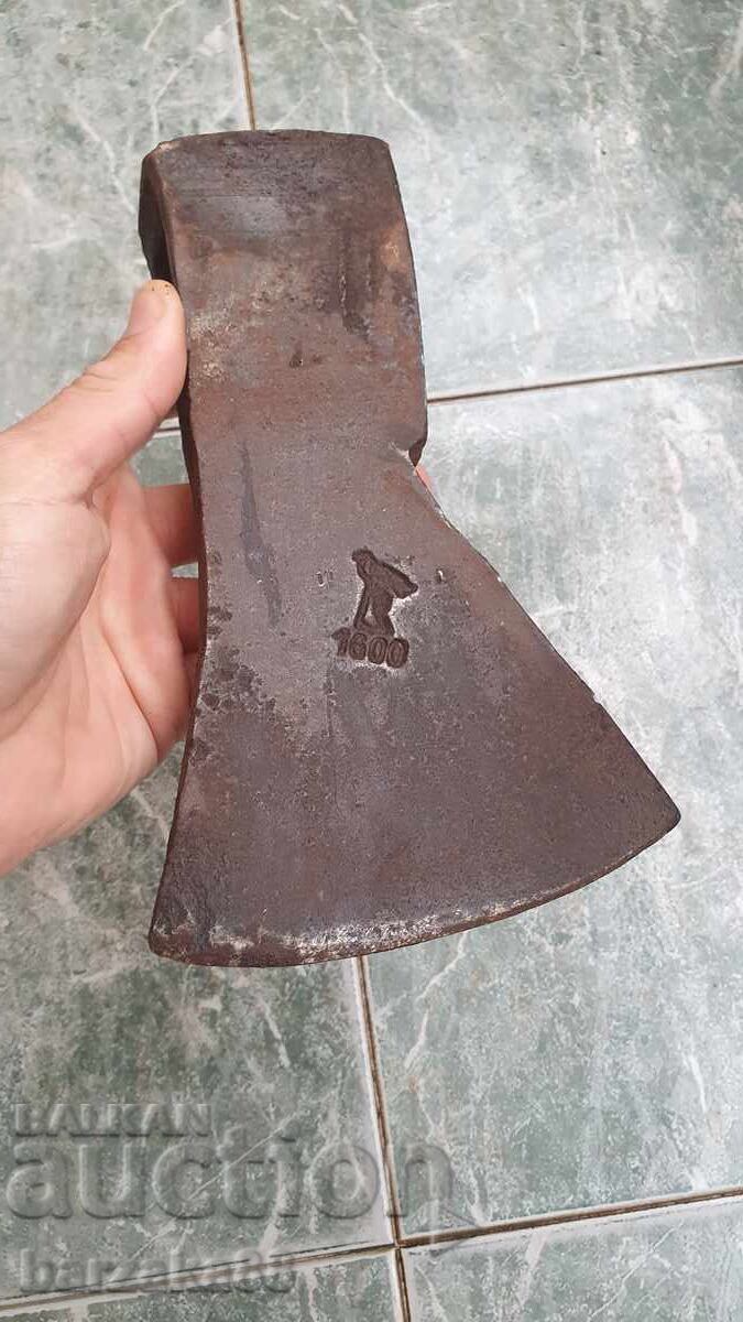 Παλιό τσεκούρι Helko 1.600 kg