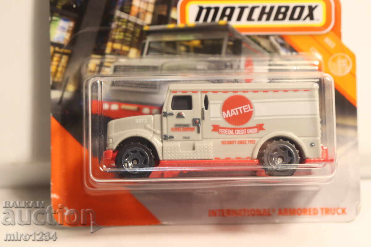 MAȘINUȚĂ JUCĂRIE MODEL MATCHBOX cu preț € 1.56 | 3.05 BGN