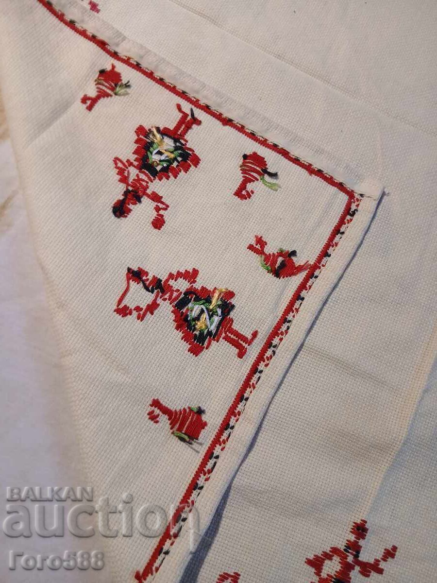 Livrarea O fata de masa mica Livrarea O fata de masa mica