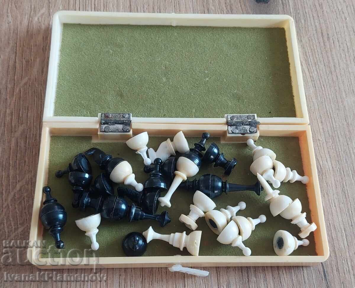 Șah magnetic retro mic pentru cunoscători - 5