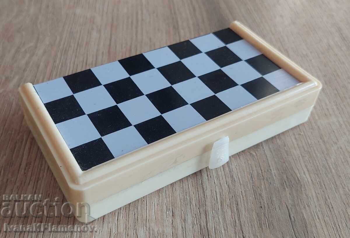 Șah magnetic retro mic pentru cunoscători - 6