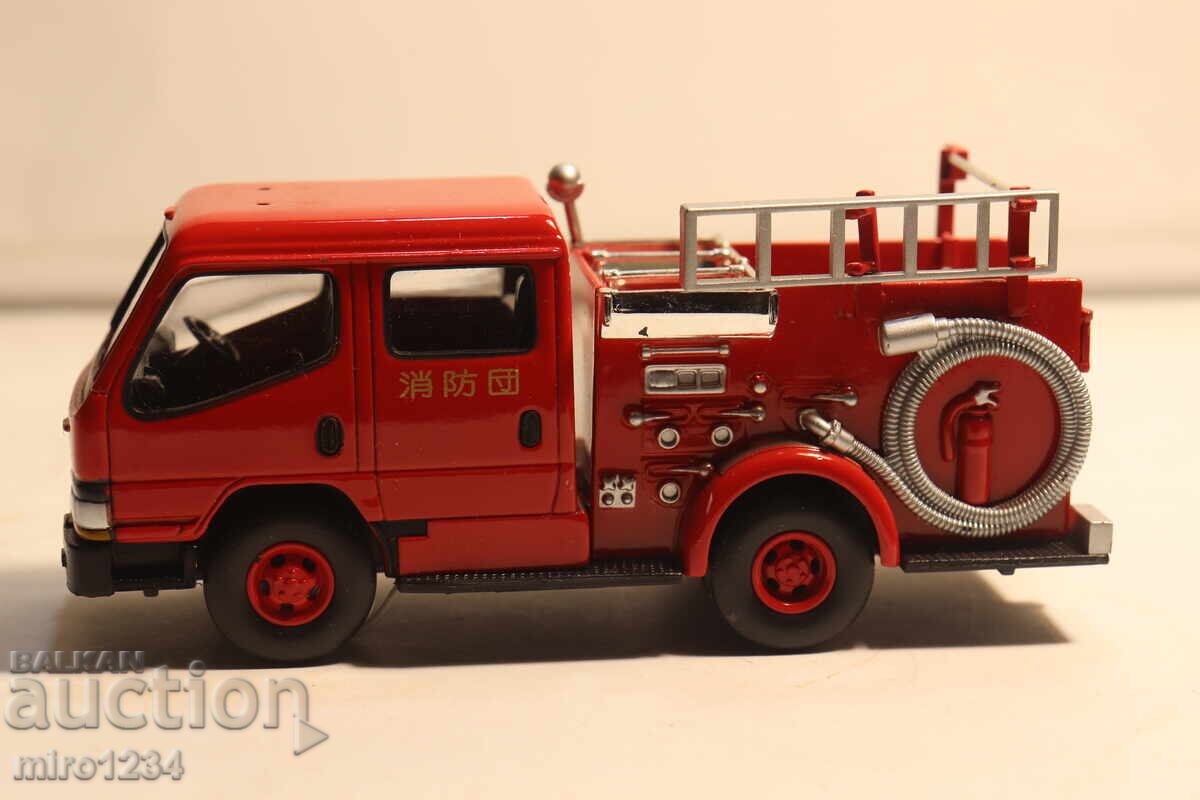 1/50 DEL PRADO FIRE TRUCK DIECAST MODEL