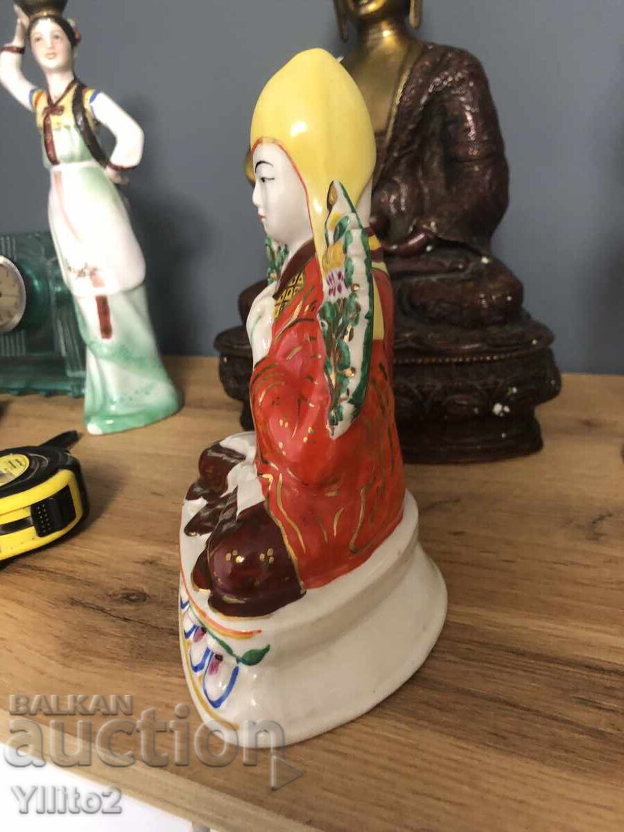 Delivery of Porcelain figurine "Lama Je Tsongkhapa" Mongolia