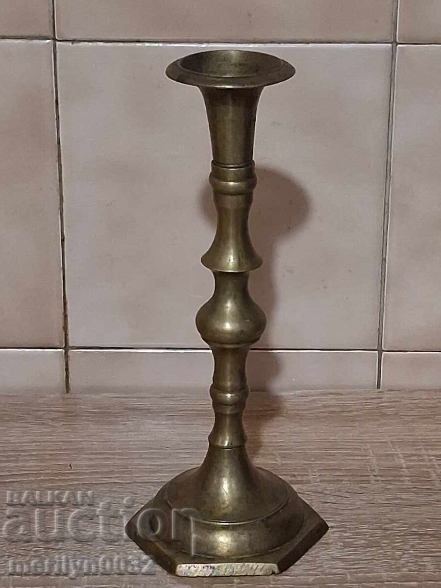 Sfeșnic din bronz perioadă otomană lampă lumânare cu preț € 40.39 | 79.00 BGN