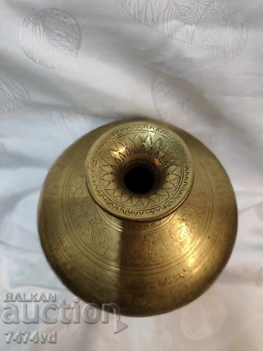 Vas indian autentic Chambu - alamă cu preț € 105.00 | 205.36 BGN