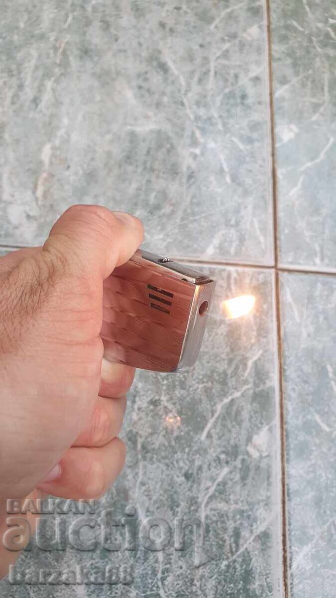 Livrarea Brichetă pe gaz Ronson