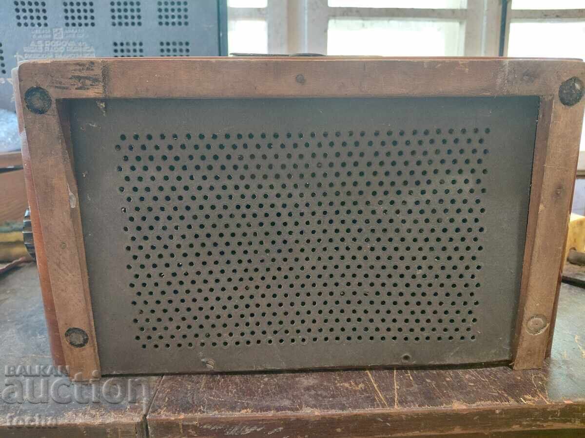 Delivery of Orion 420 A tube radio, working