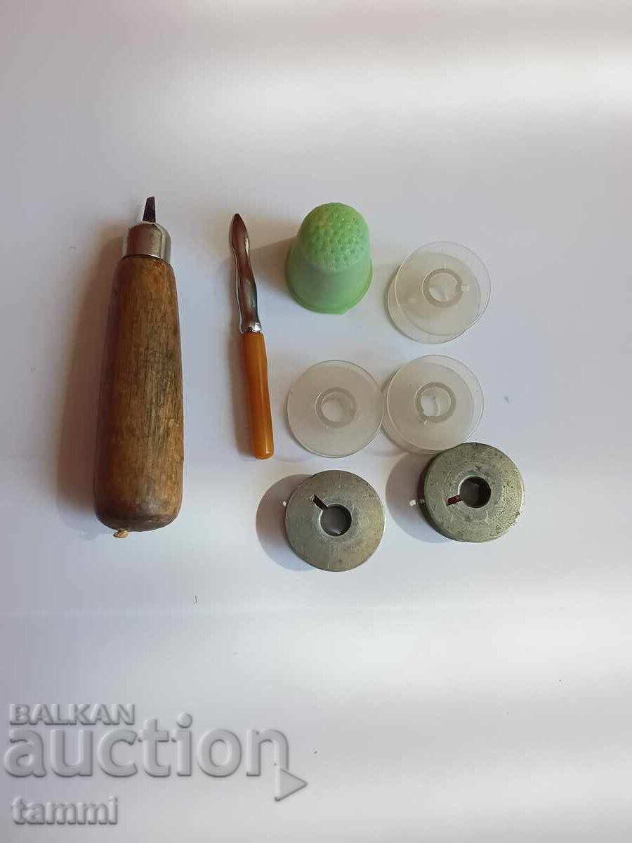 Materiale vechi de croitorie cu preț € 5.00 | 9.78 BGN