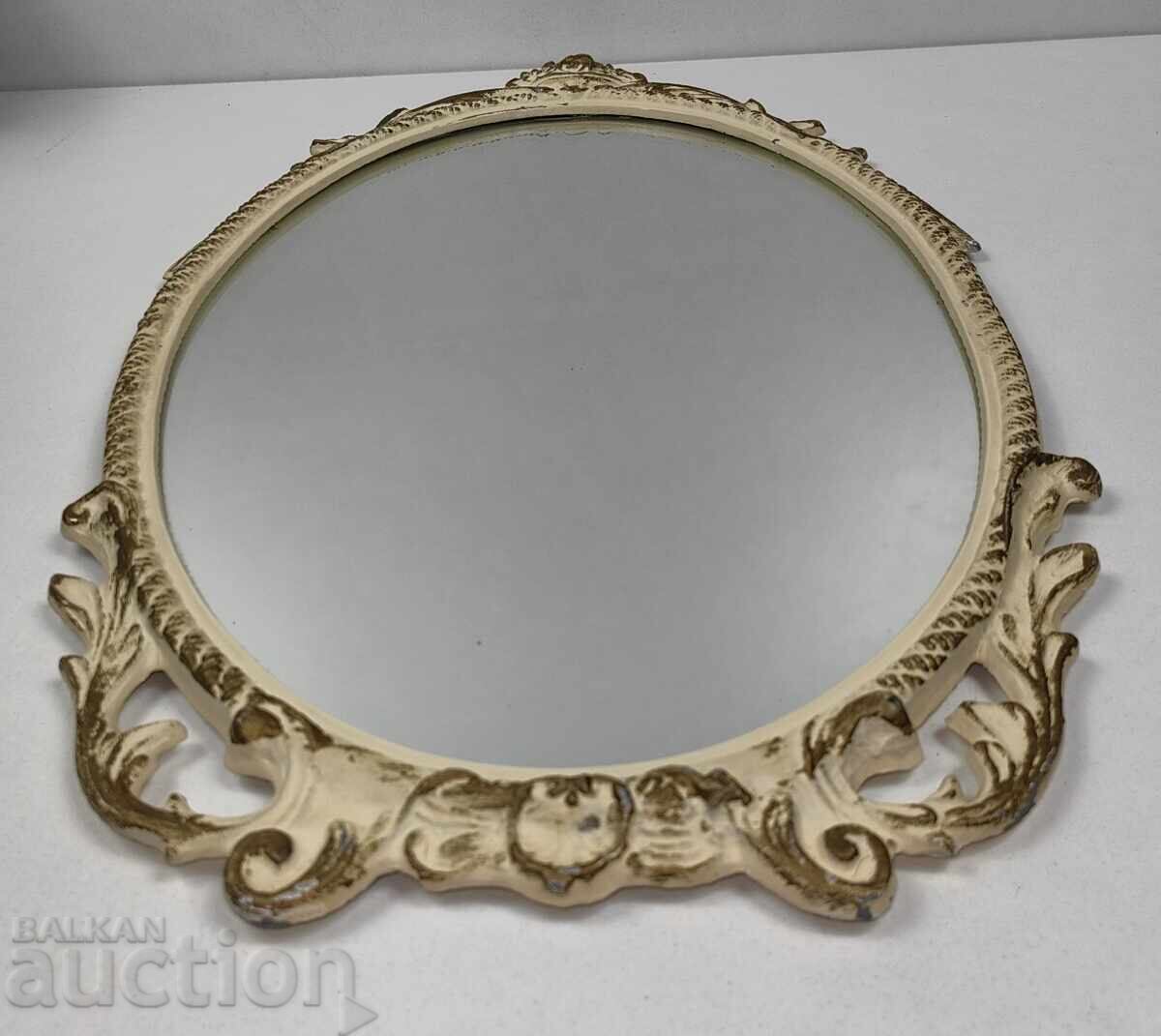 OGLINDĂ VECHE CU RAMĂ METALICĂ cu preț € 15.00 | 29.34 BGN