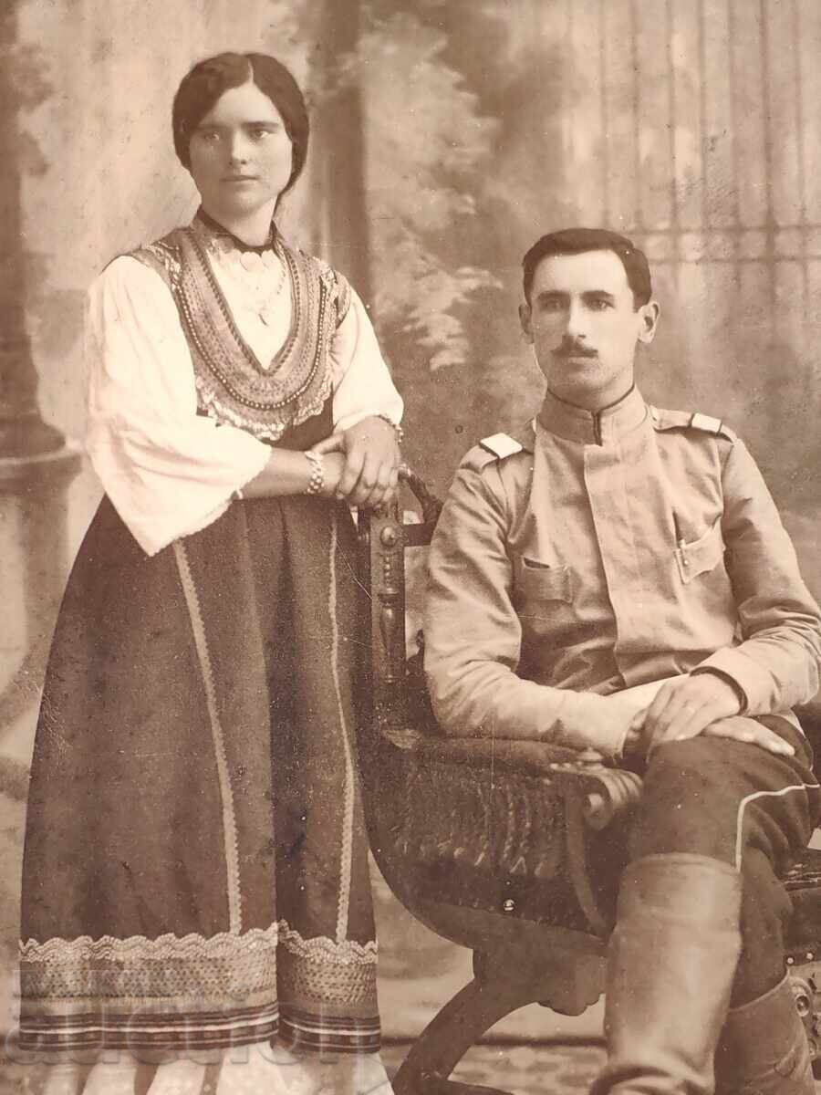 PORT CĂMAȘĂ MILITARĂ FOTOGRAFIE MILITARĂ CARTON cu preț € 25.00 | 48.90 BGN