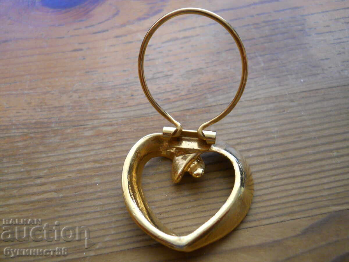Auction  Old brooch