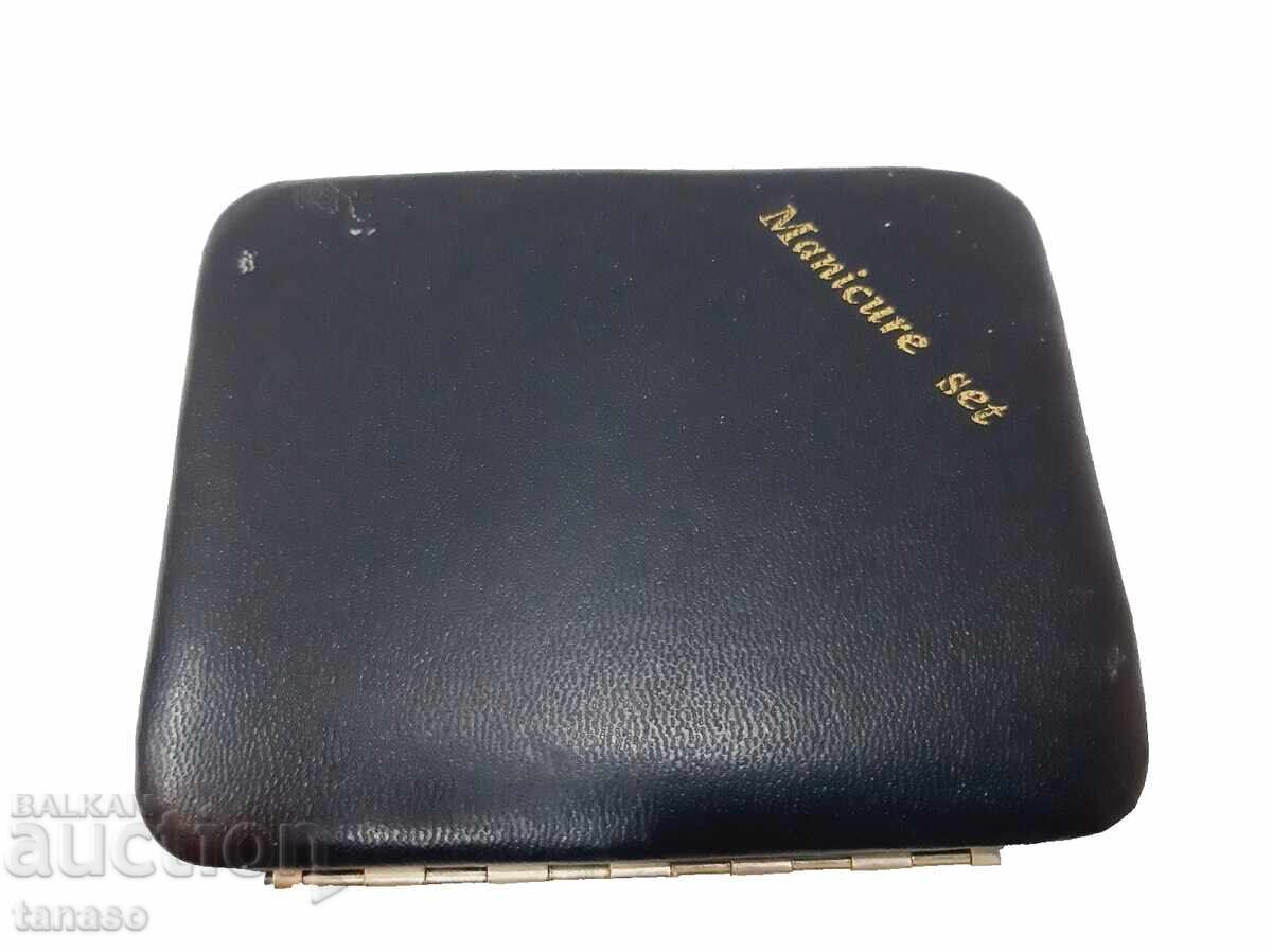 Retro travel manicure set with leather case with price € 15.00 | 29.34 BGN
