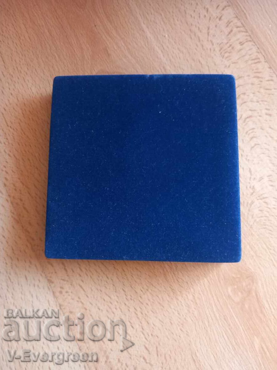 Auction  Large Romanian bronze plaque medal