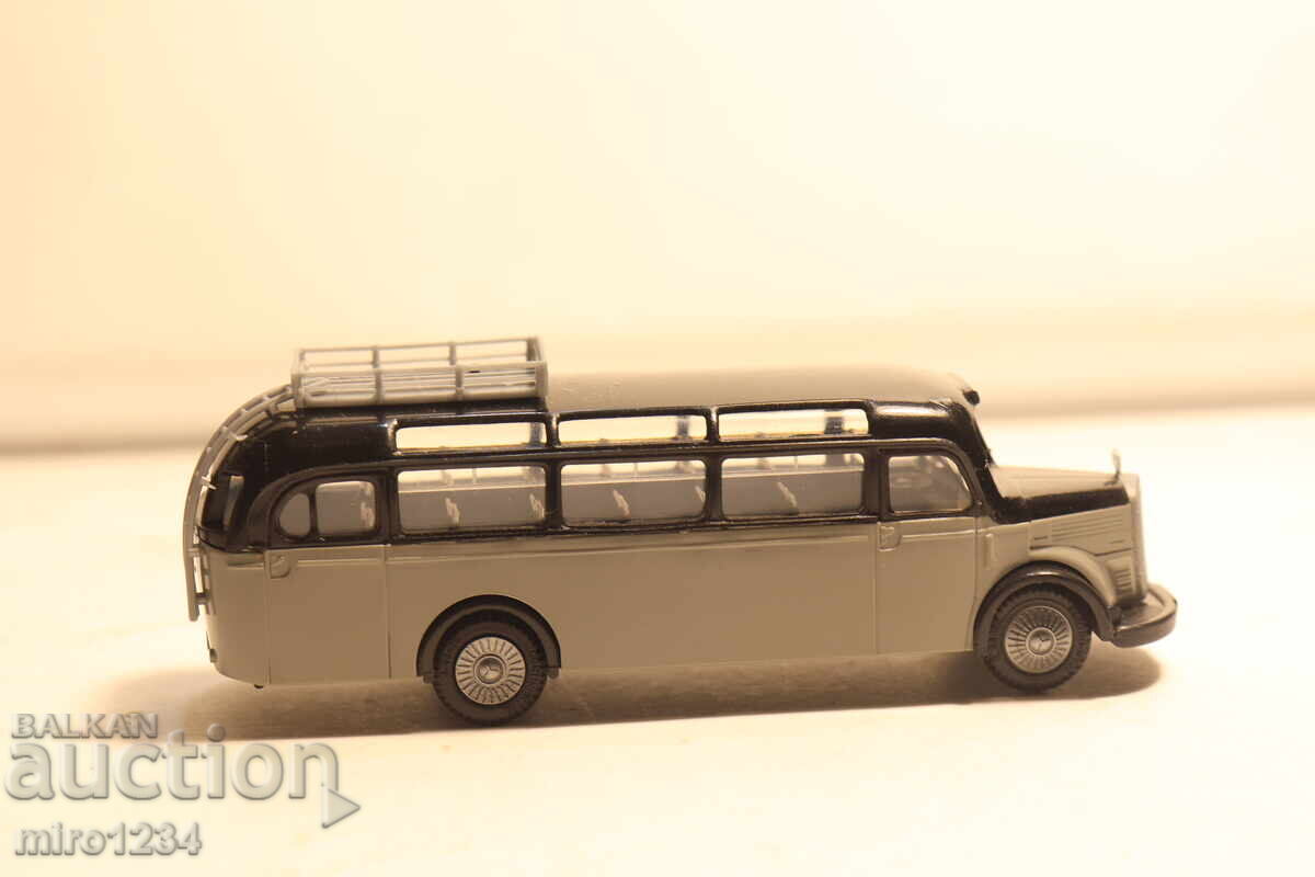 H0 1/87 PRALINE MERCEDES AUTOBUZ MODEL MAȘINUȚĂ - 5 H0 1/87 PRALINE MERCEDES AUTOBUZ MODEL MAȘINUȚĂ - 5