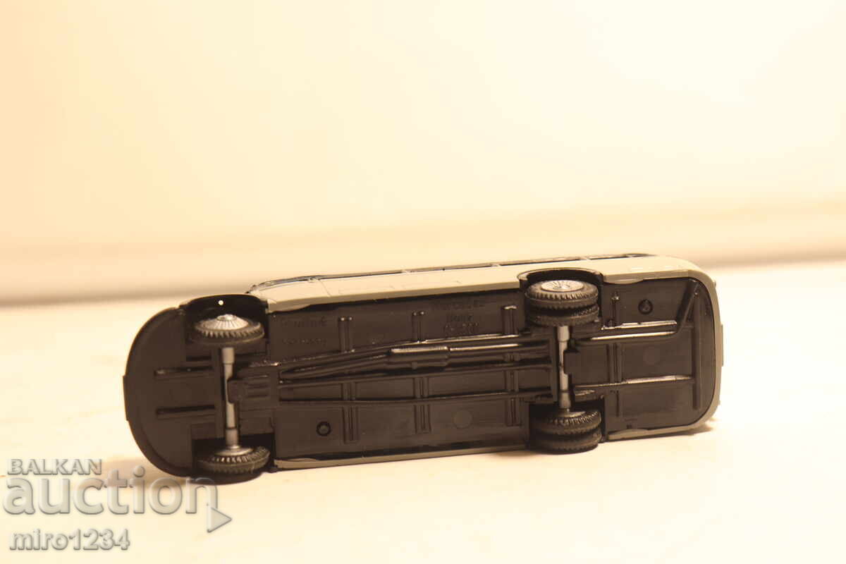 H0 1/87 PRALINE MERCEDES AUTOBUZ MODEL MAȘINUȚĂ - 7 H0 1/87 PRALINE MERCEDES AUTOBUZ MODEL MAȘINUȚĂ - 7