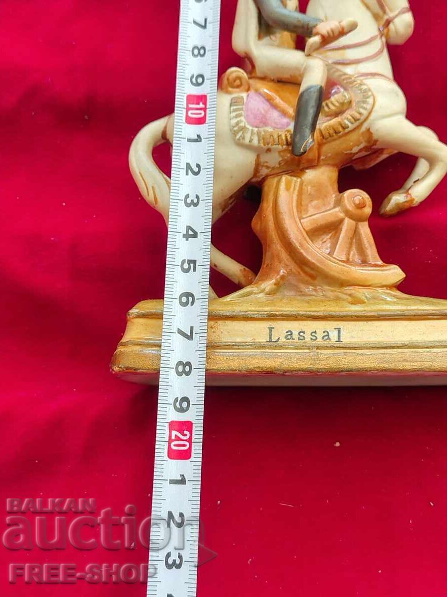 Licitație Statuetă din porțelan Licitație Statuetă din porțelan