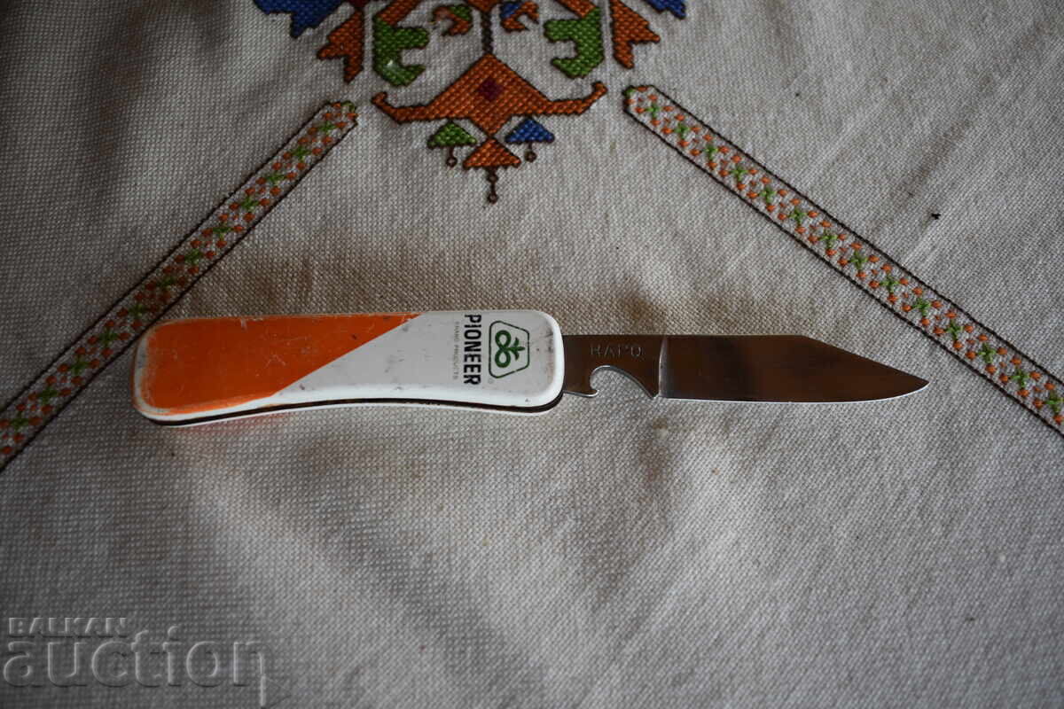Delivery of A pocket knife