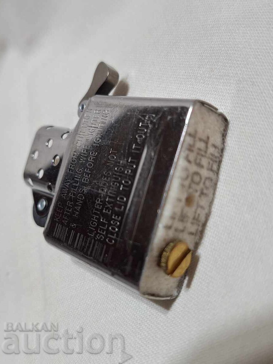 Delivery of Vintage lighter--Zippo--Lucky stone--USA
