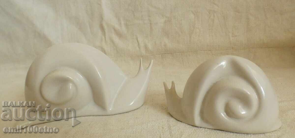 Auction  Two rare Snail figurines from the Vidin factory