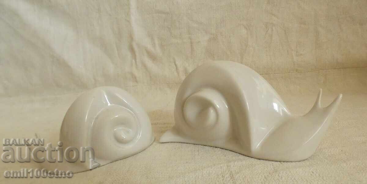 Two rare Snail figurines from the Vidin factory