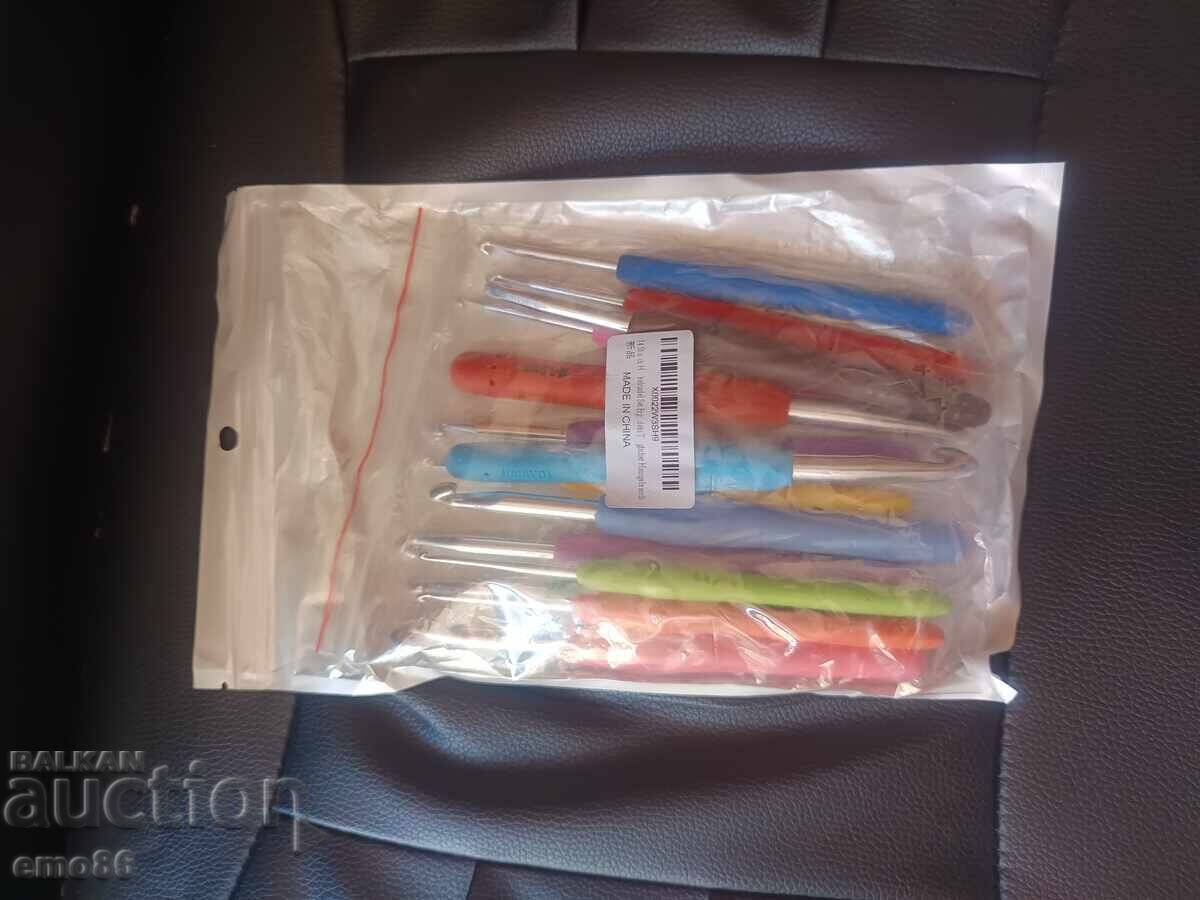 Crochet hook set 14 pieces NEW